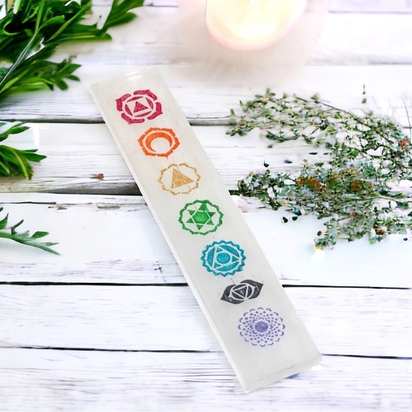 Selenite Chakra Crystal Charging Plate - Picture 2 of 4